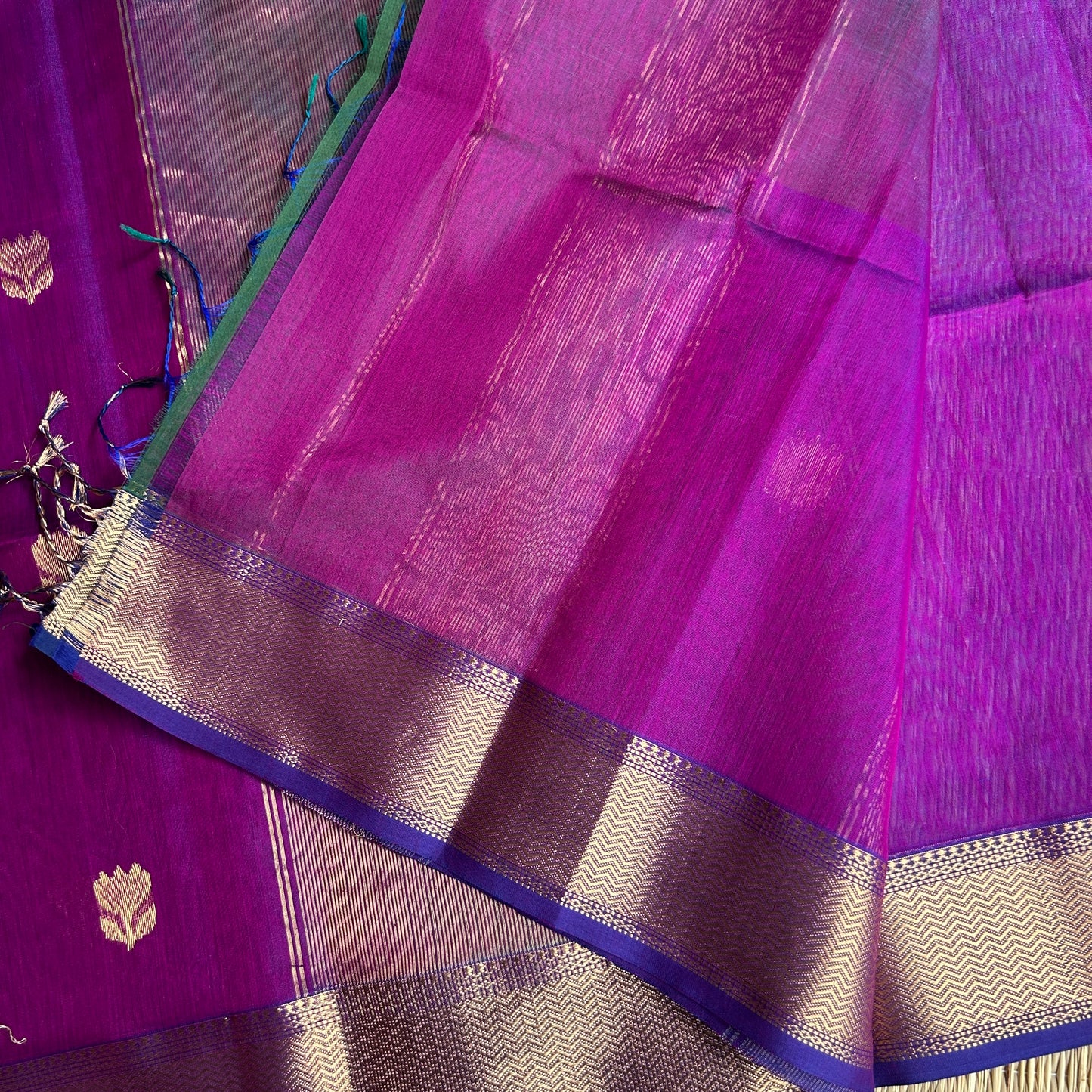 Plum (Neredu) Maheshwari handloom saree with flower motifs
