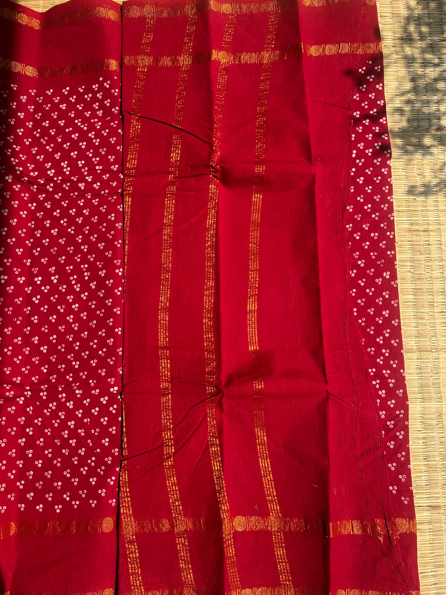 Dark Kumkum red 120 count wax sungudi cotton saree (three dot)