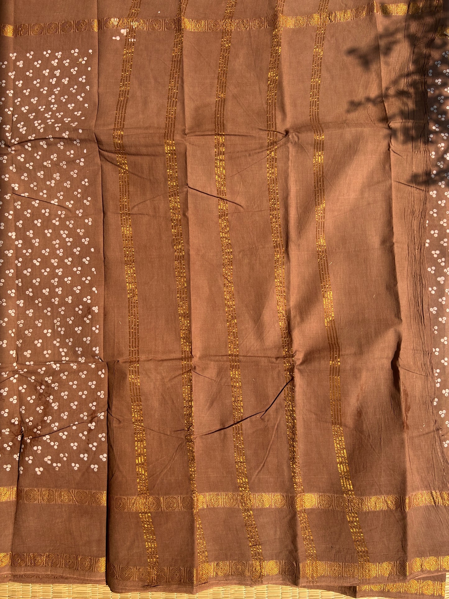 Biscuit brown 120 count wax sungudi cotton saree (three dot)