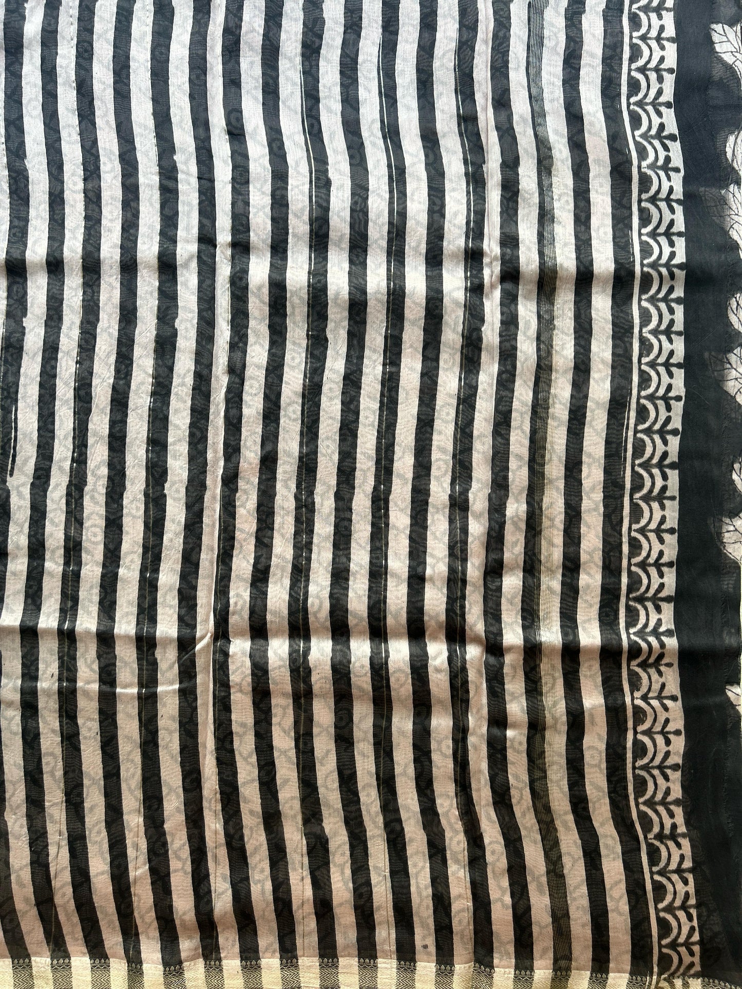 Black floral Maheshwari silk saree