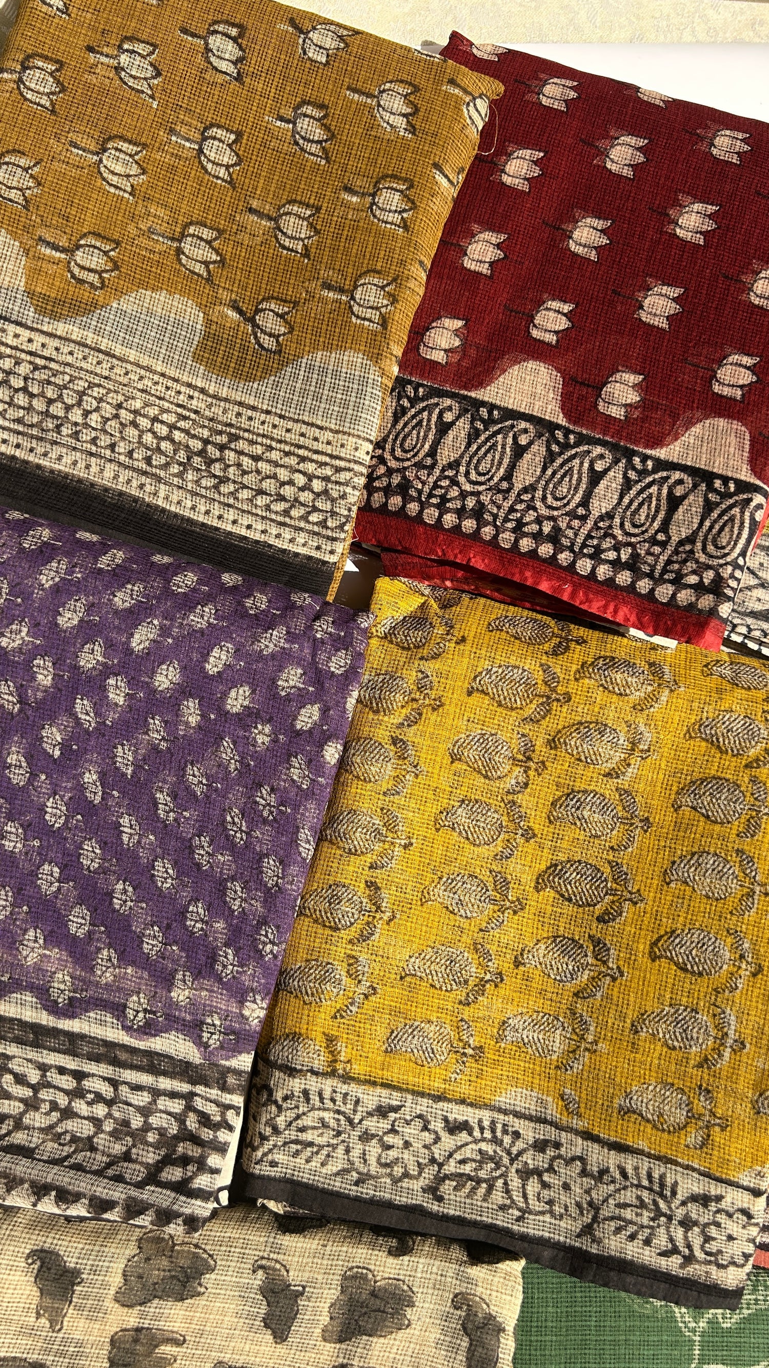 Kota doria Suit