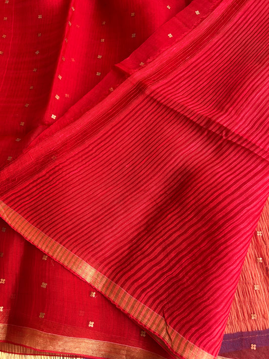 Red muslin silk jamdani saree with pocket sequence work - with silkmark