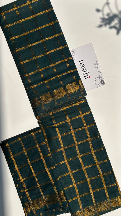 Green Madurai sungudi cotton saree with checks