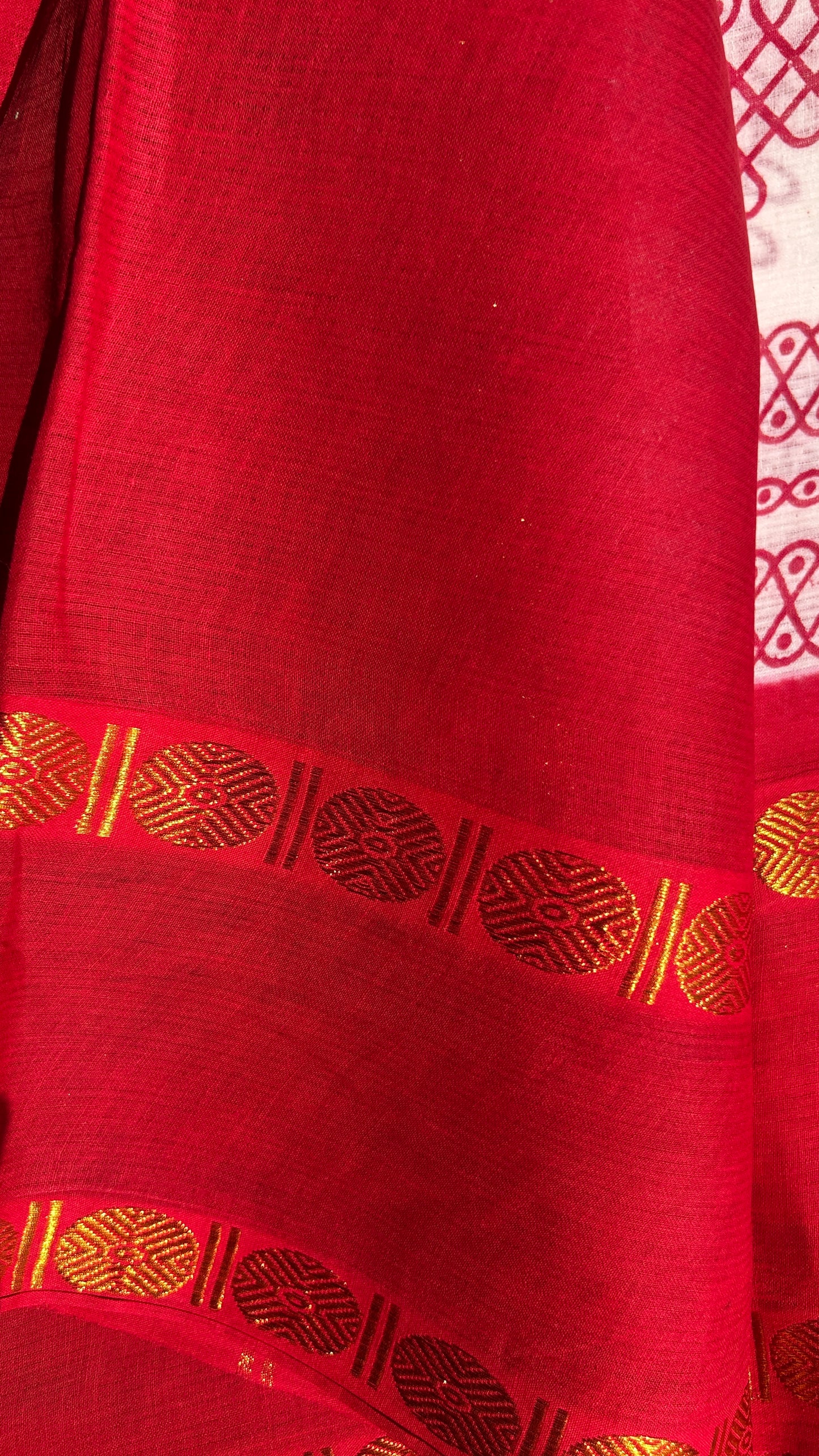 White & red Madurai sungudi cotton saree with kolam motif
