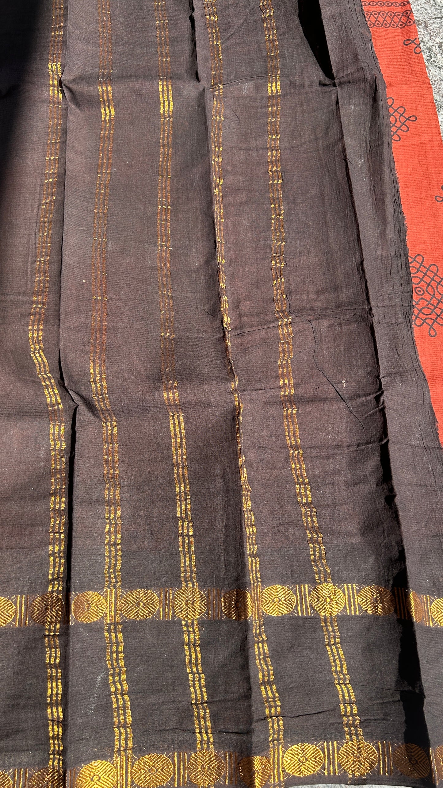 Brown Madurai sungudi cotton saree with kolam motif
