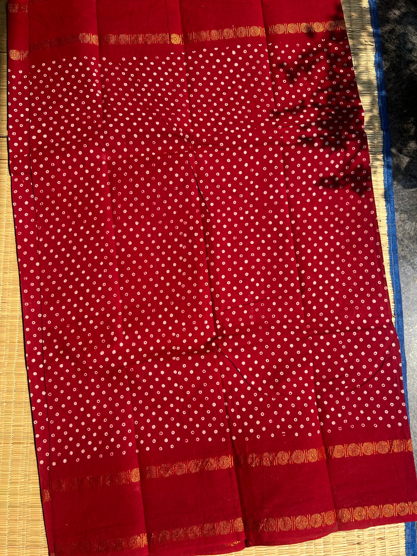 Dark Kumkum red 120 count wax sungudi cotton saree (single dot)
