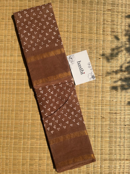 Biscuit brown 120 count wax sungudi cotton saree (three dot)