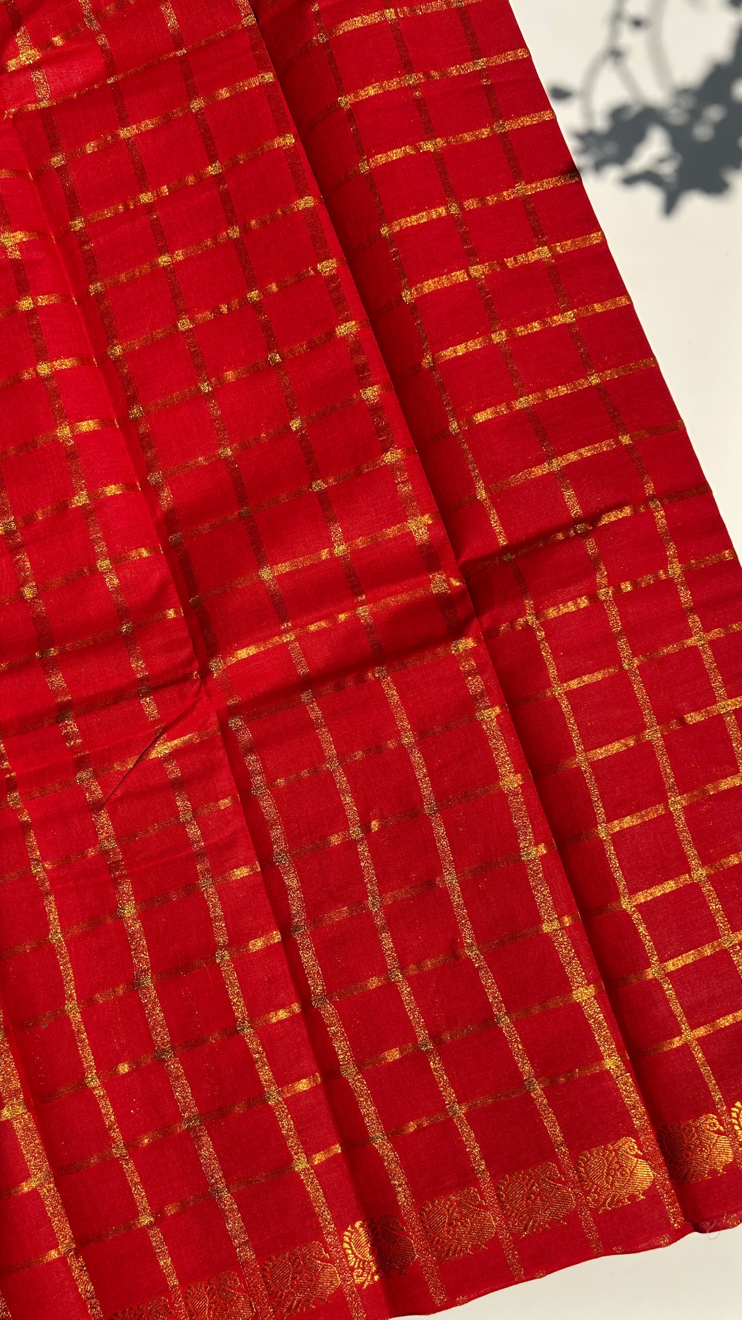 Red Madurai sungudi cotton saree with checks