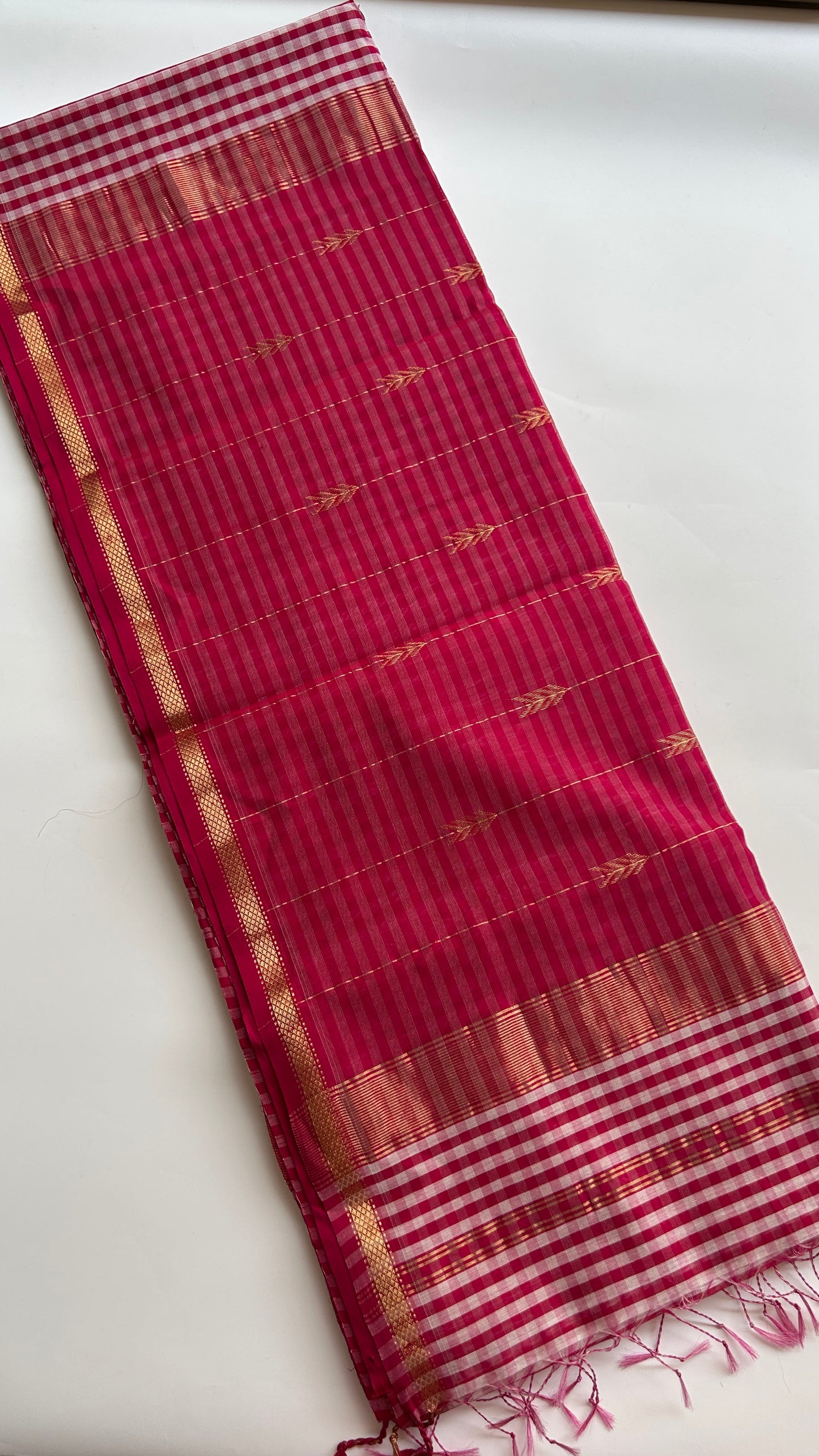 Pink checks Maheshwari handloom saree