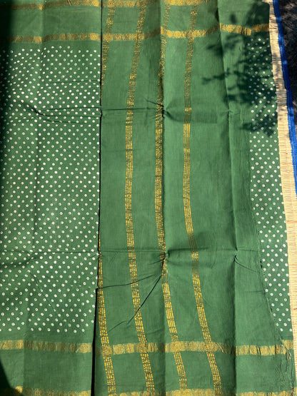 Green 120 count wax sungudi cotton saree (single dot)
