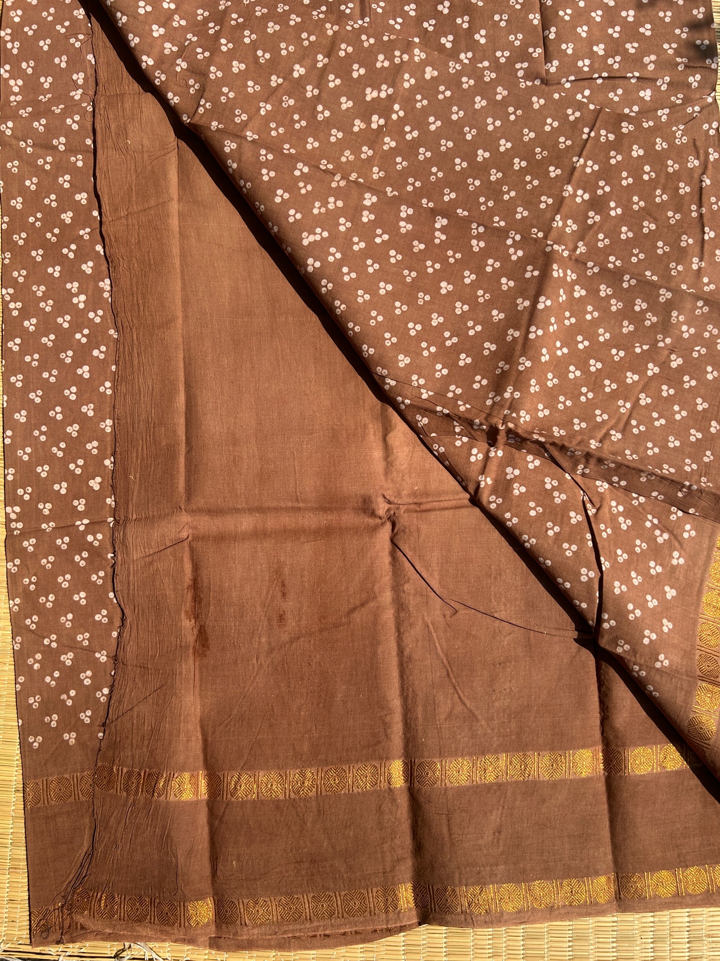 Biscuit brown 120 count wax sungudi cotton saree (three dot)