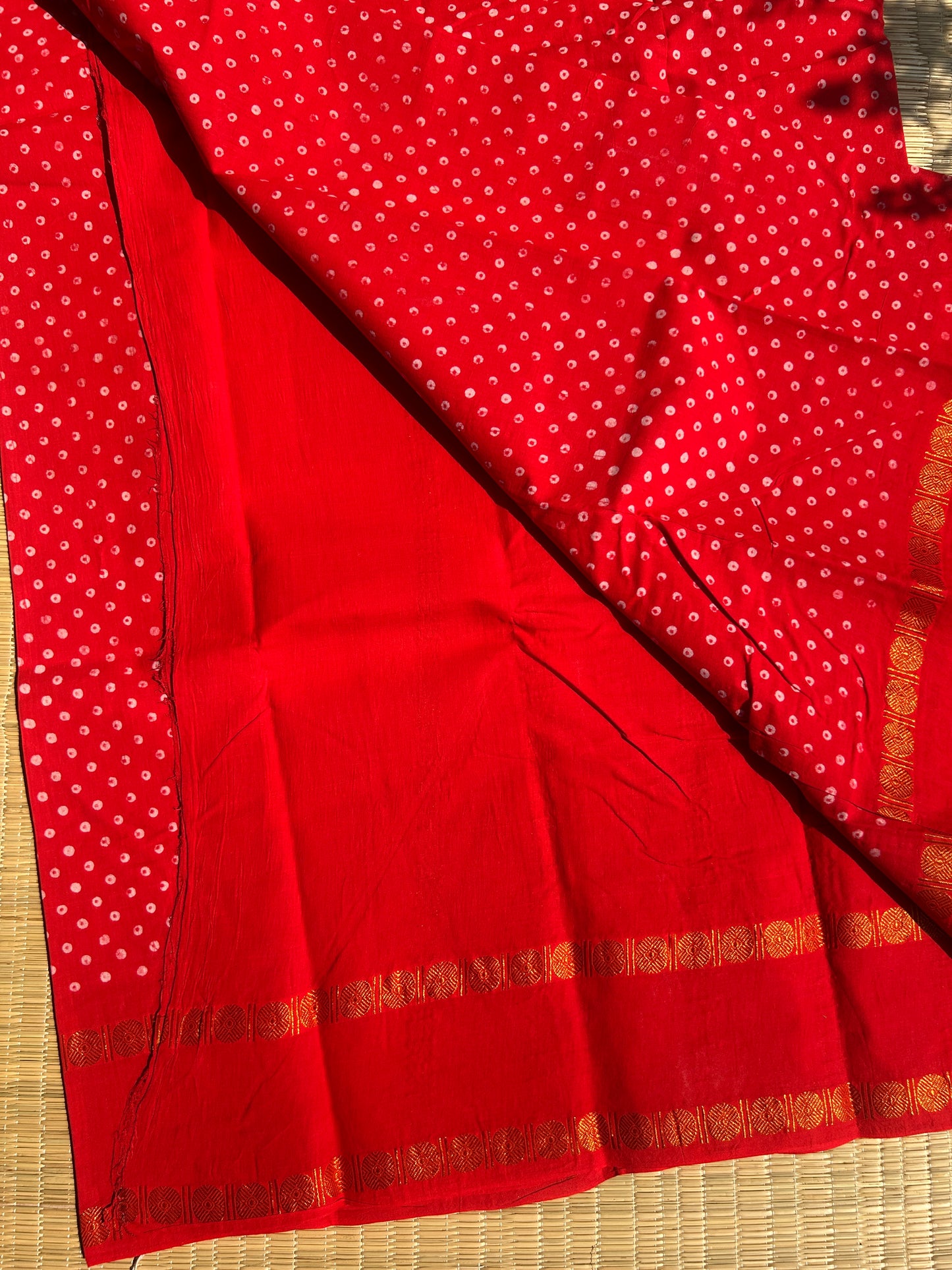 Orange red 120 count wax sungudi cotton saree (single dot)