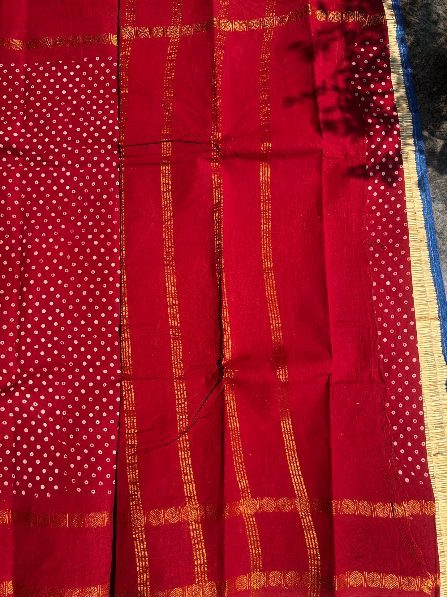 Dark Kumkum red 120 count wax sungudi cotton saree (single dot)