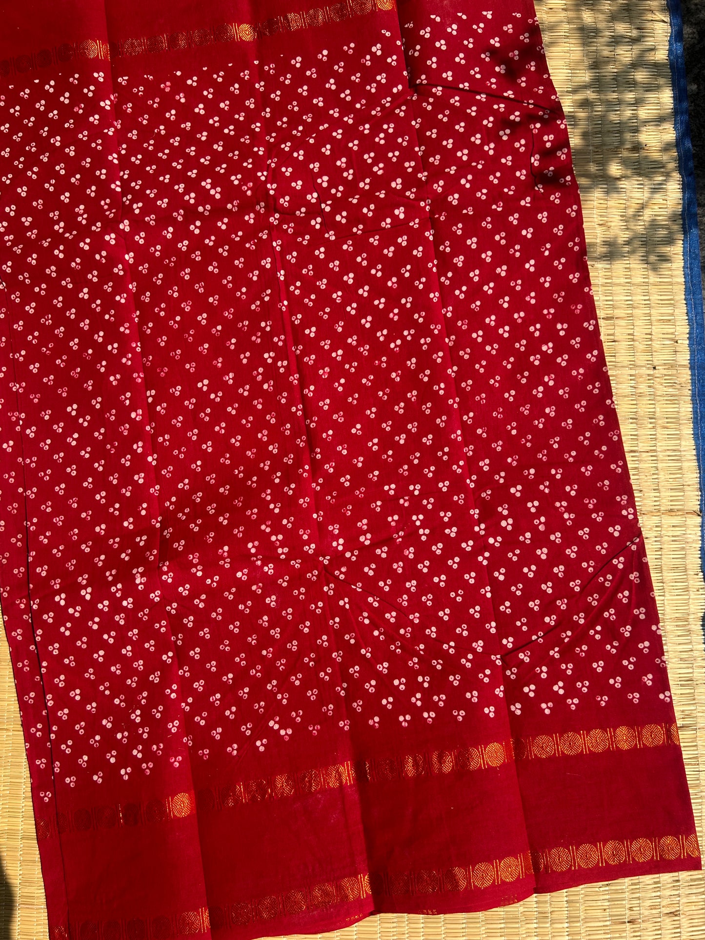 Dark Kumkum red 120 count wax sungudi cotton saree (three dot)