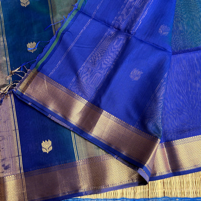 Royal blue & emerald teal dual tone Maheshwari handloom saree with flower motifs