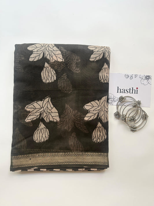 Black floral Maheshwari silk saree