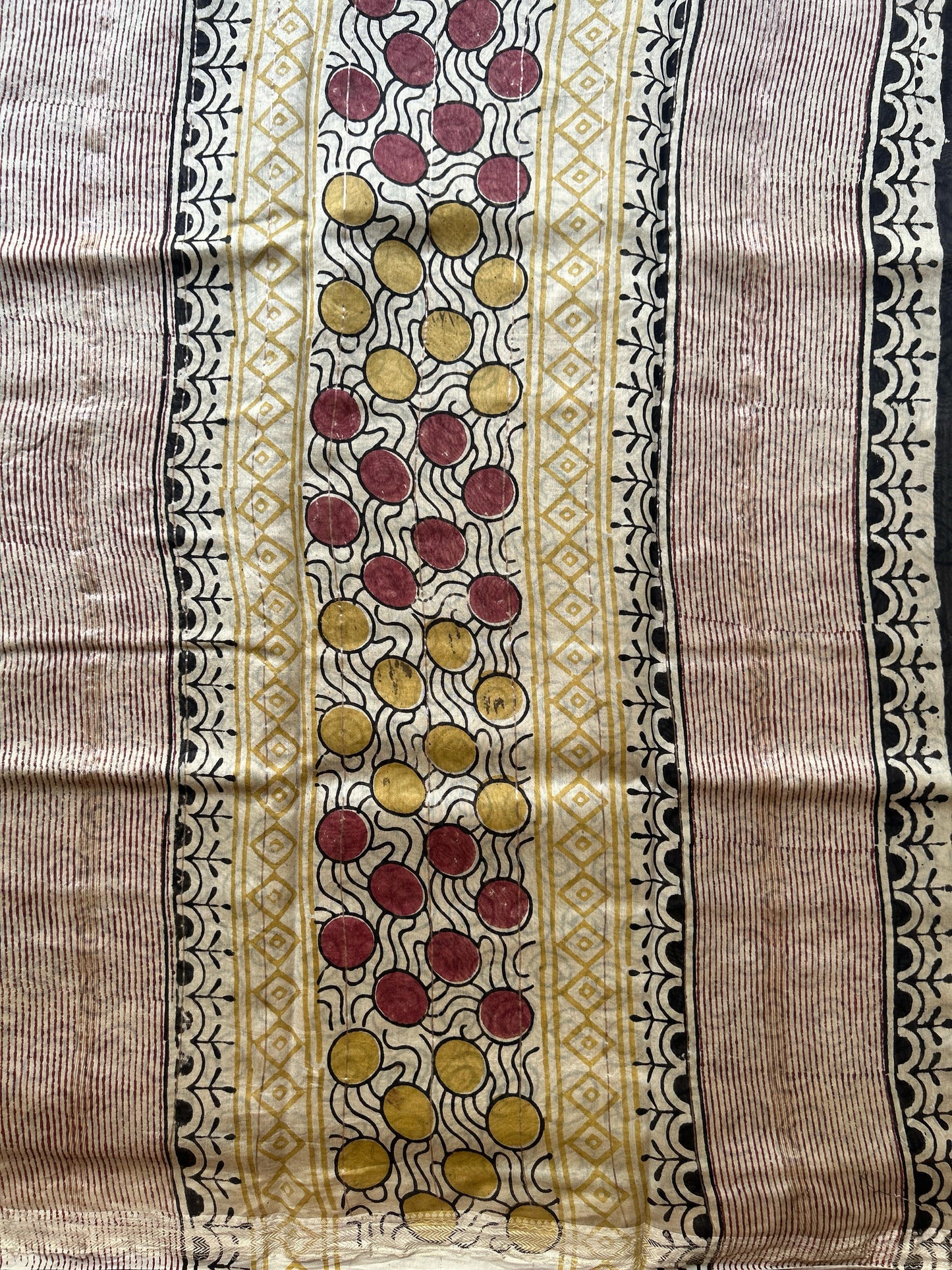 Geometric pattern Maheshwari silk saree